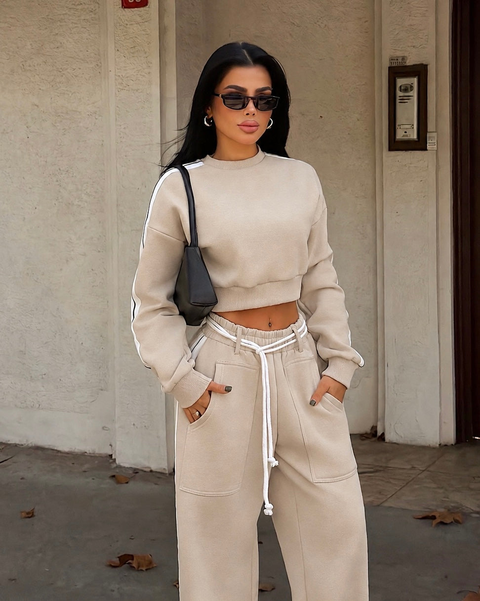Beige Two-Piece Tracksuit Set with Wide-Leg Joggers | طقم بيج ببنطلون واسع ورباط خصر وجيوب أمامية