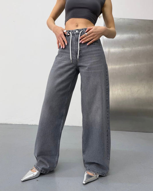 Grey Wide-Leg Jeans with Side Stripe Detail | جينز رمادي واسع بخط جانبي