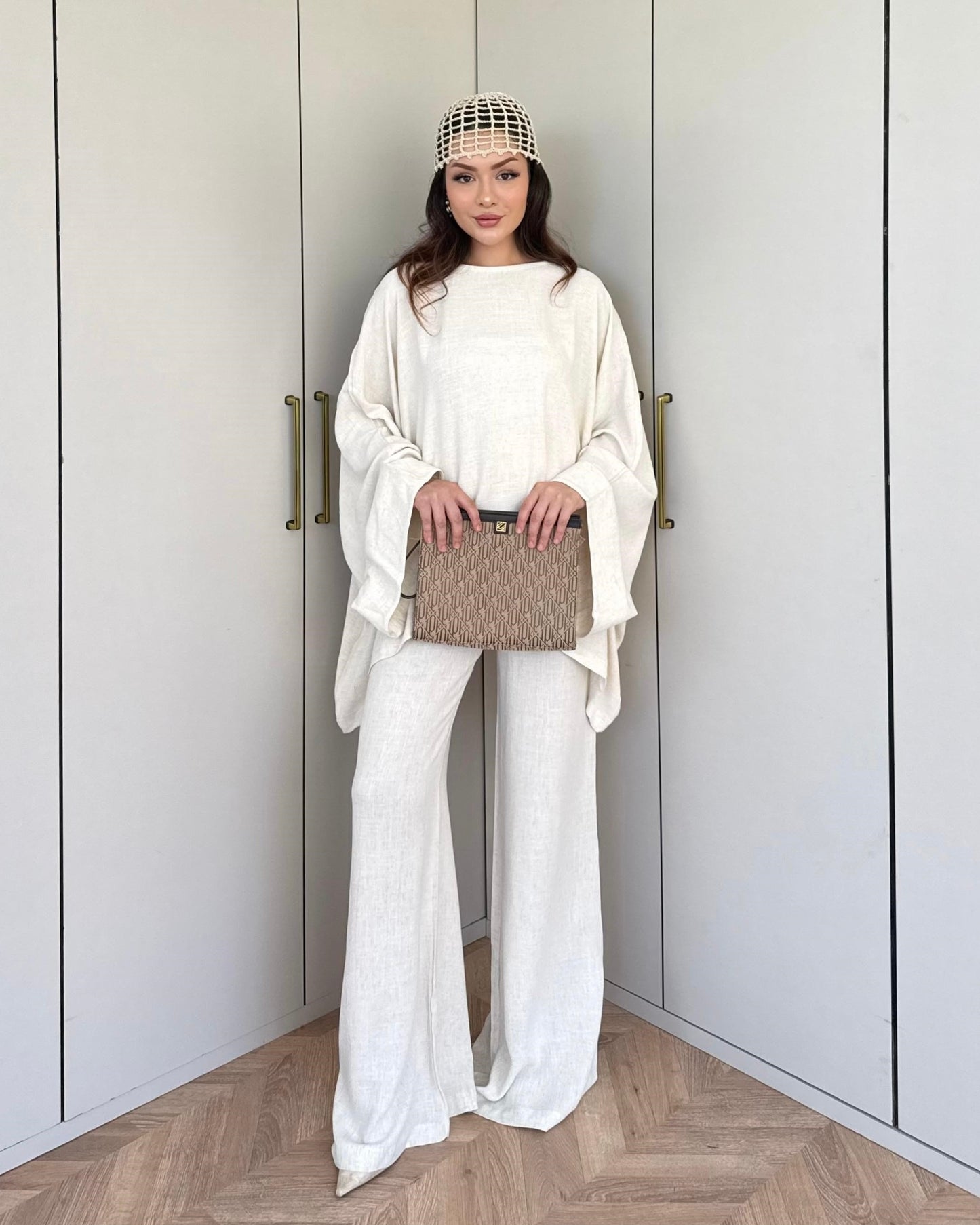 Linen Blend Oversized Two-Piece Set | طقم كتان أوف وايت أوفرسايز