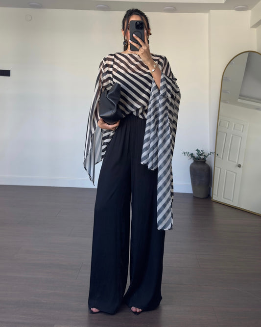 Striped Chiffon Sleeve Flowing Top | بلوزة شيفون بخطوط أسود وبيج بأكمام واسعة