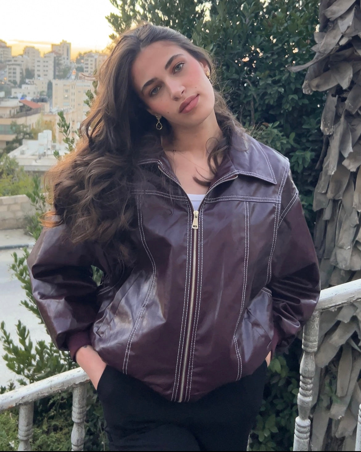 ‏Timeless Maroon Leather Bomber Jacket | ‏جاكيت بومبر من الجلد باللون الخمري الغامق الكلاسيكي