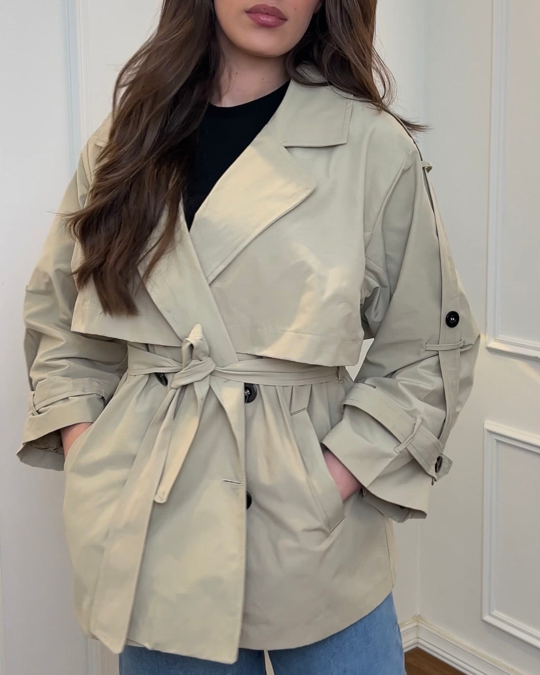 Elegant Beige Belted Trench Jacket with Wide Lapels | جاكيت ترنش بيج أنيق بحزام وياقة عريضة