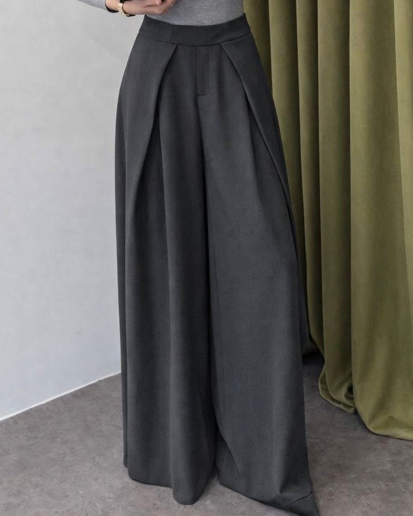 High Waisted Flowy Wide Leg Tailored Pants in Black |  بنطلون واسع بقصّة رسمية أنيقة باللون الاسود