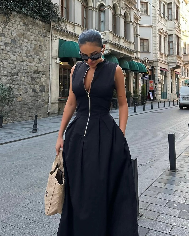 Elegant Black Zip Dress | فستان أسود أنيق بسحّاب أمامي