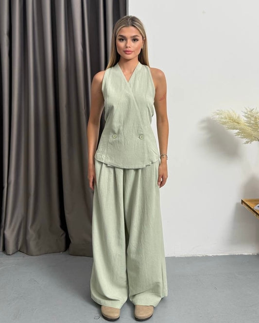 Pistachio Sleeveless Two-Piece Set | طقم قطعتين فستقي بارد بدون أكمام