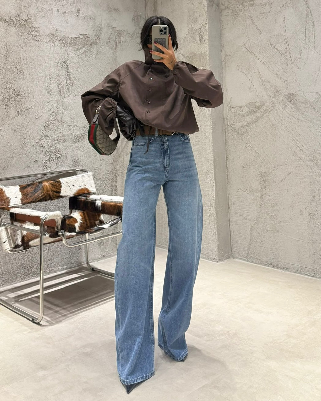 High-Waisted Light Wash Wide-Leg Denim Jeans | جينز أزرق بخصر عالي وقصة واسعة