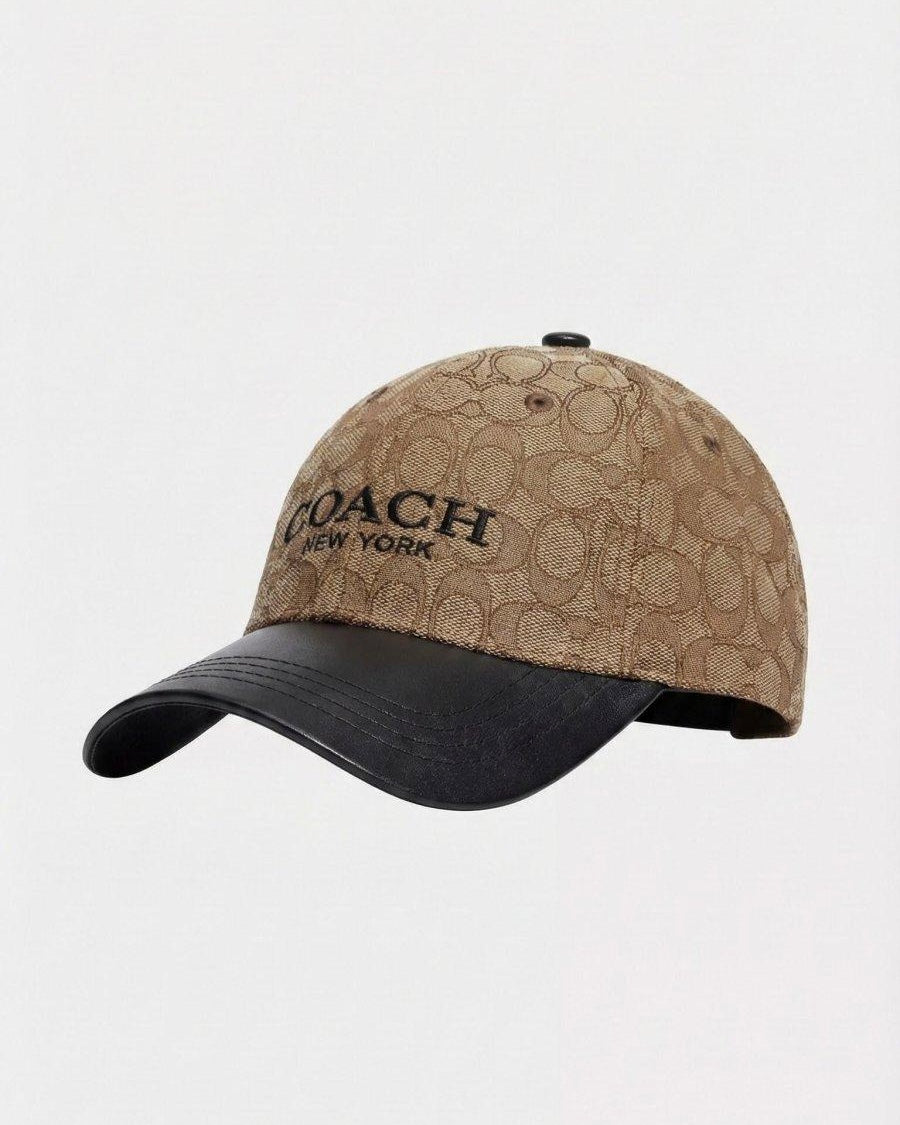 طاقية ماركة Coach بني