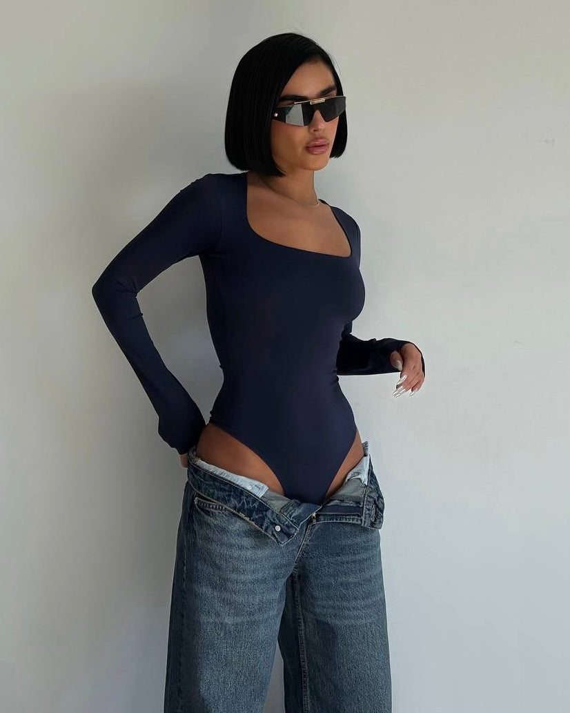 Navy Long Sleeve Square Neck Bodysuit | بودي سوت كحلي بأكمام طويلة