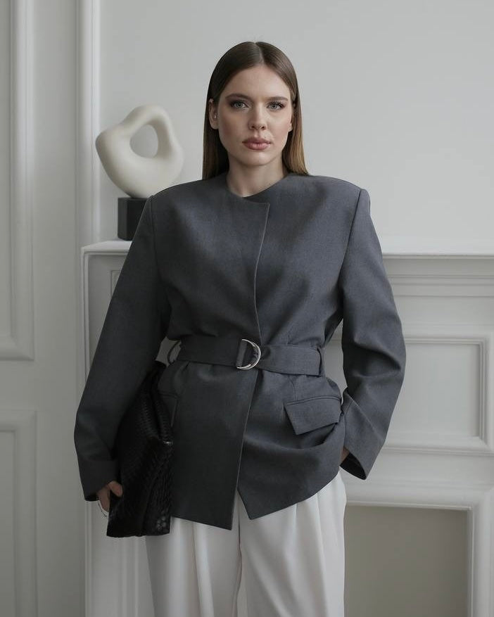 Charcoal Structured Belted Blazer | بليزر باللون الرمادي الفحمي مع حزام