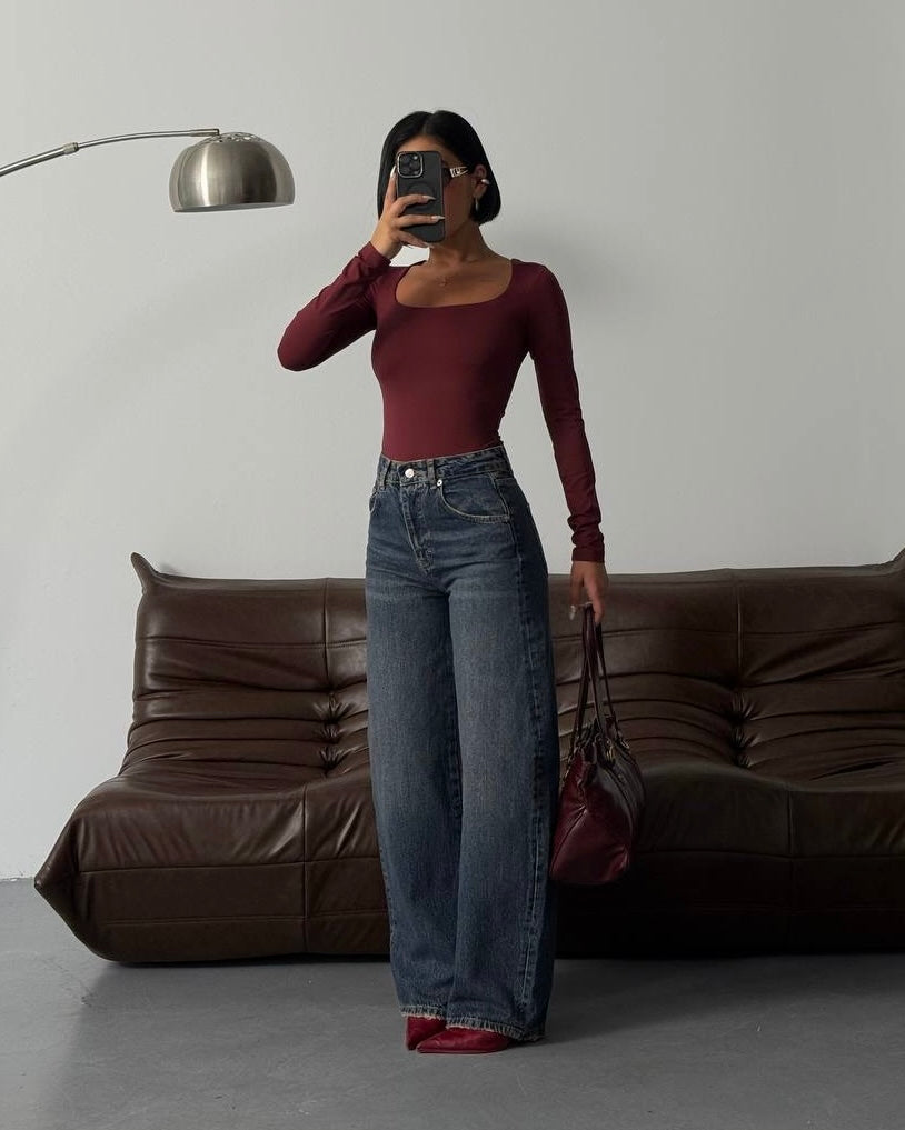 Timeless High-Rise Relaxed Wide-Leg Denim | جينز كلاسيكي واسع الساق بخصر مرتفع