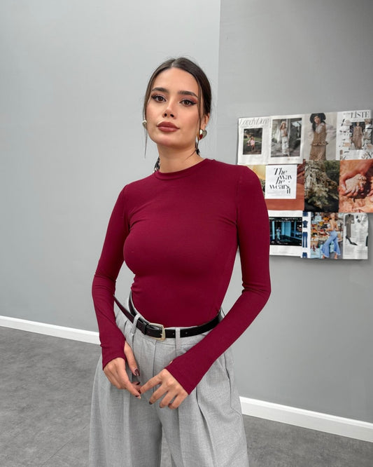 ‏Burgundy Long-Sleeve Top | بلوزة خمرية بأكمام طويلة