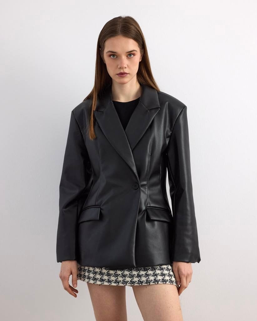 Black Faux Leather Tailored Blazer | بليزر جلد أسود مخصر