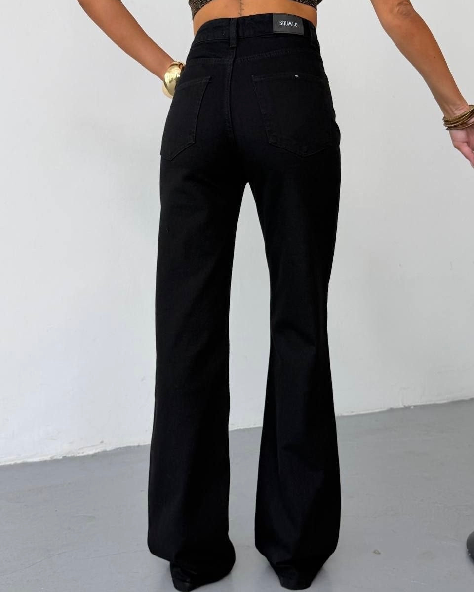 Black High-Waisted Jeans | جينز أسود بخصر عالي