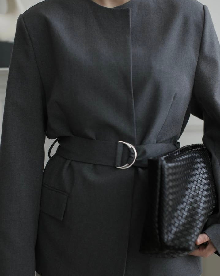 Charcoal Structured Belted Blazer | بليزر باللون الرمادي الفحمي مع حزام