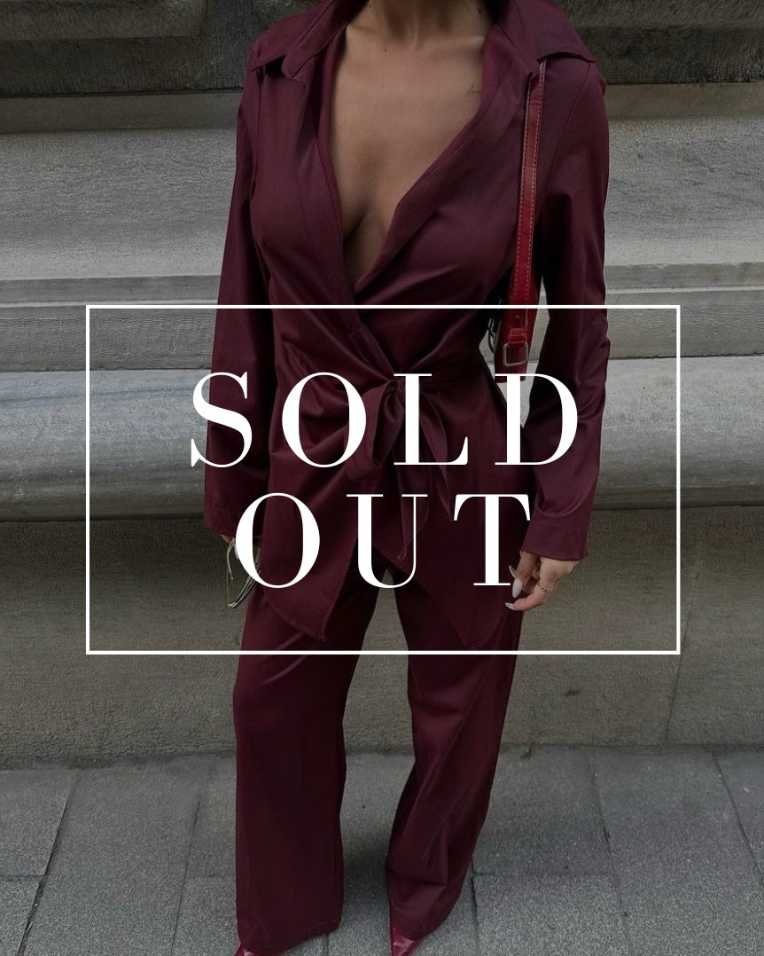 Burgundy Wrap Blouse and Wide-Leg Pants Set | طقم بلوزة لفّ باللون الخمري مع بنطال واسع