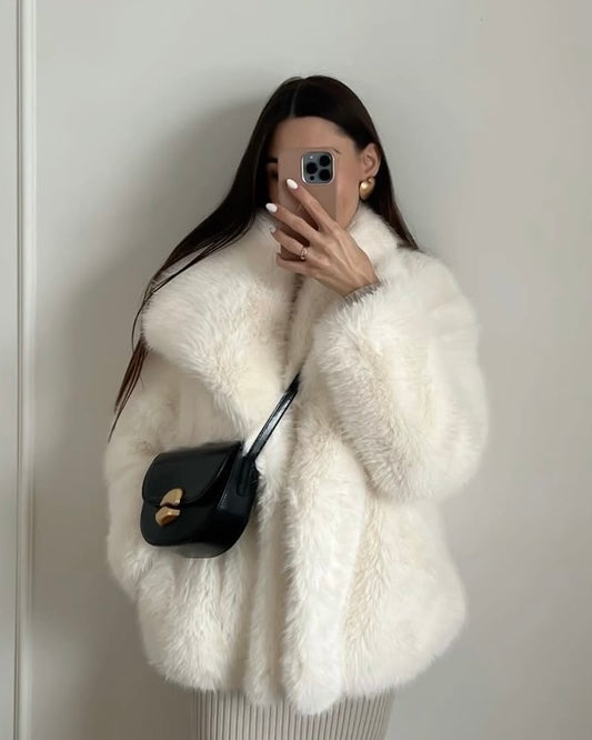 Creamy White Faux Fur Oversized Jacket | جاكيت فرو واسع باللون الكريمي