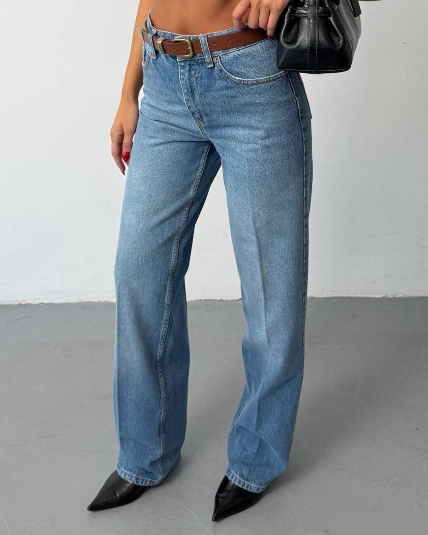 Light Blue High Waist Denim Jeans | جينز أزرق فاتح بخصر عالي وقصة مستقيمة كلاسيكية