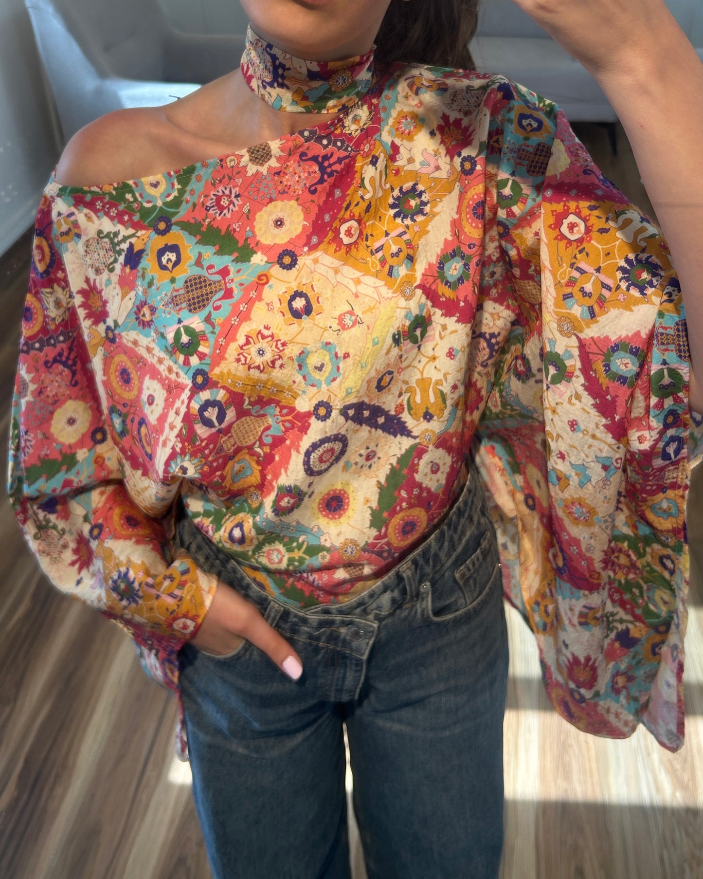 Colorful Floral One-Shoulder Blouse with Neck Scarf | بلوزة ملونة بنقشة زهور مع شال
