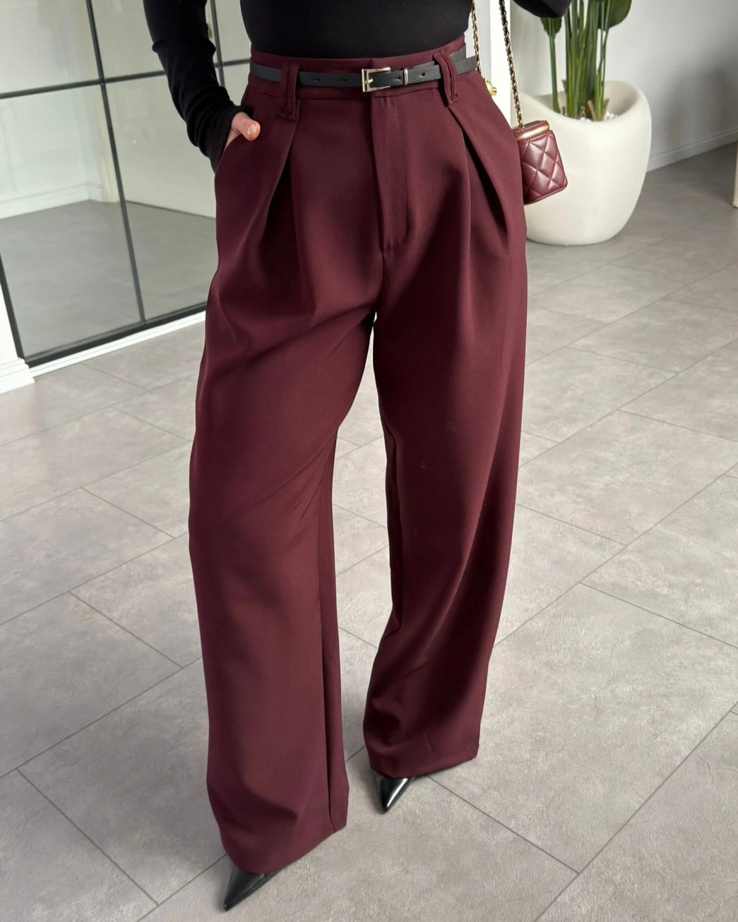 Maroon High Waisted Wide-Leg Trousers with Front Pleats & Slim Belt | بنطلون عالي الخصر مع ثنيات أمامية وحزام رفيع باللون الخمري