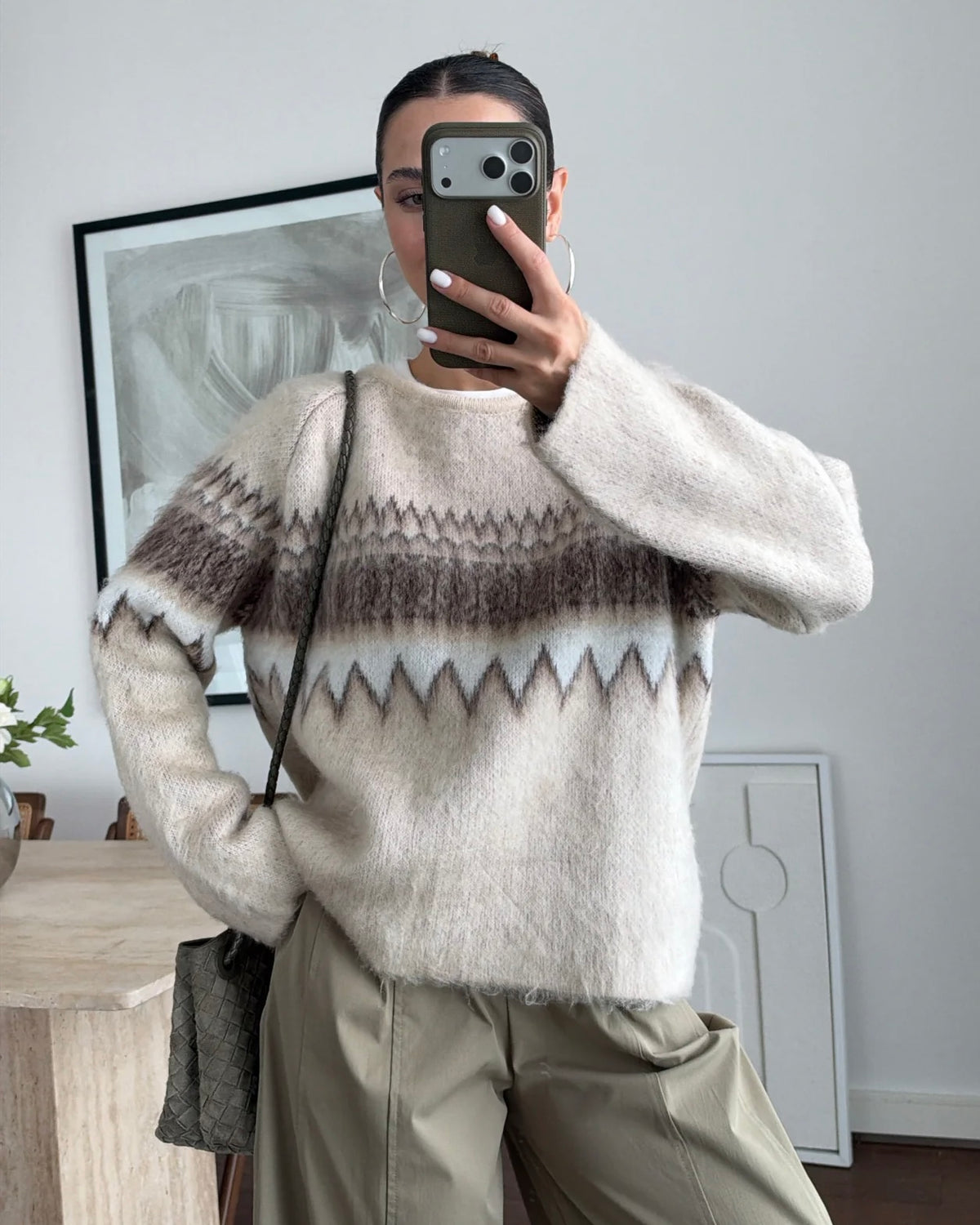 Cream Fuzzy Knit Sweater with Brown Geometric Pattern & Long Sleeves | بلوزة محبوكة كريمية ناعمة بنقشة هندسية وأكمام طويلة