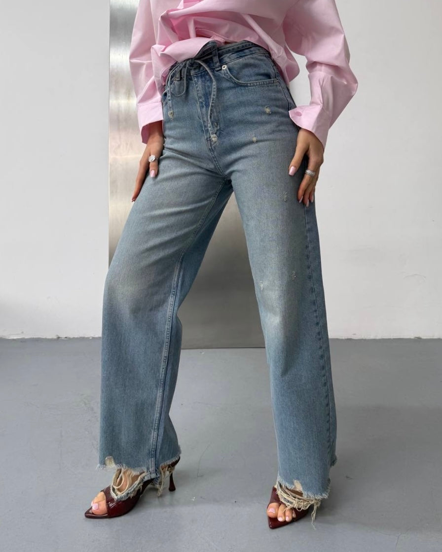 Denim Jeans with Drawstring & Raw Frayed Hem | جينز بحواف مهترئة وربطة خصر