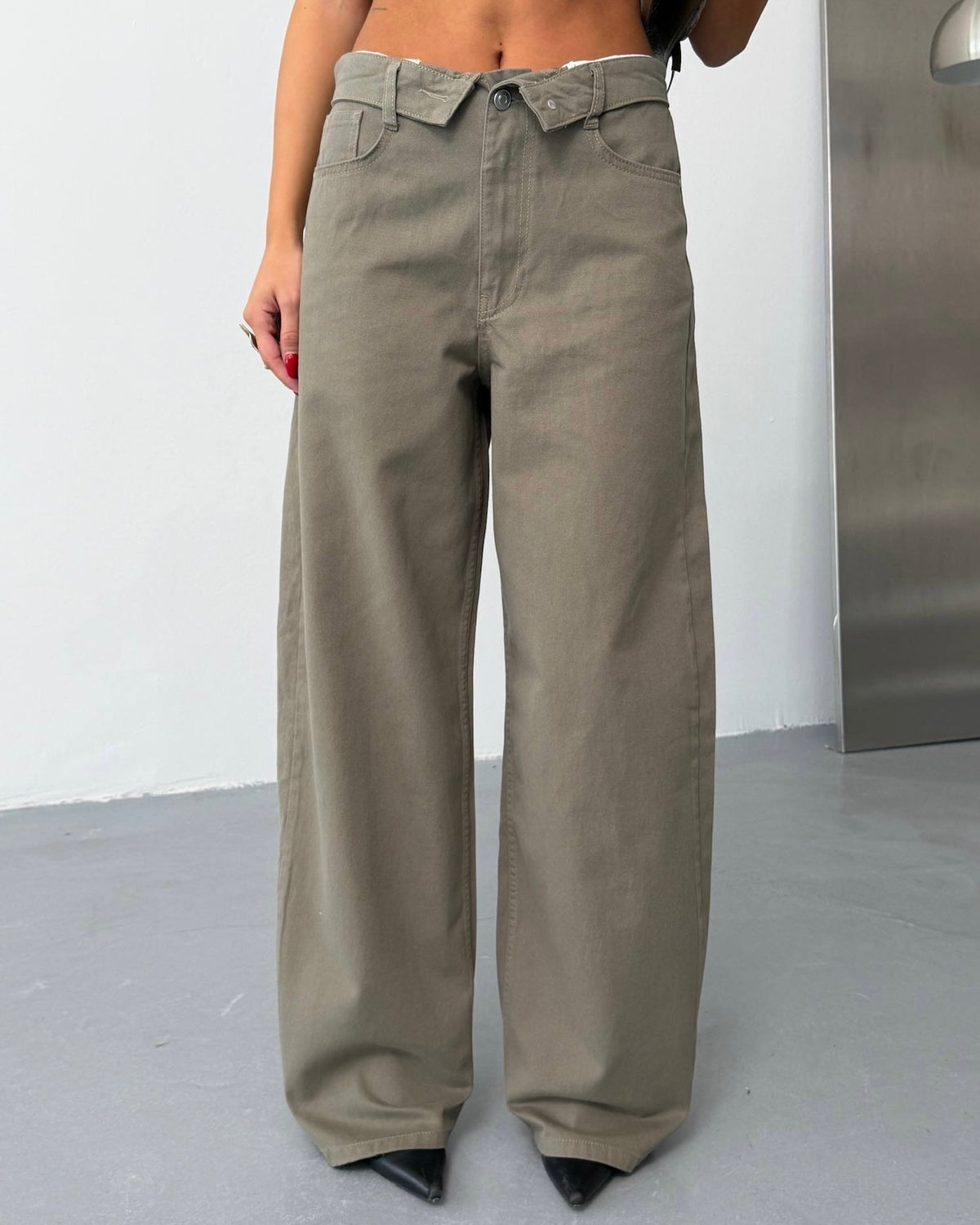 Wide-Leg Relaxed Fit Jeans | جينز واسع بقصة مريحة