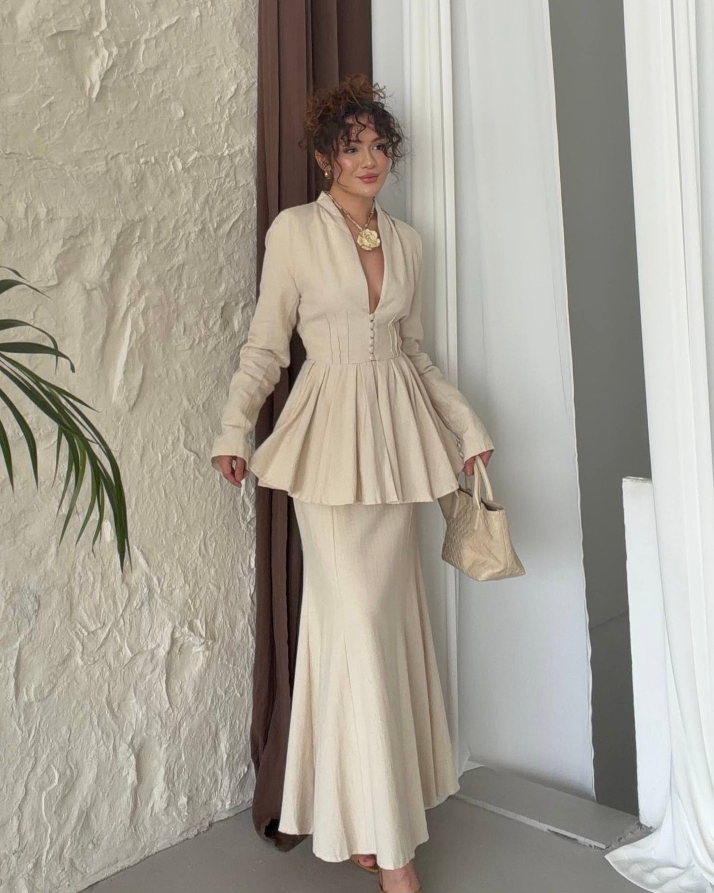Elegant Cream Long-Sleeve Maxi Two piece Set | طقم كريمي طويل وأنيق بخصر محدد