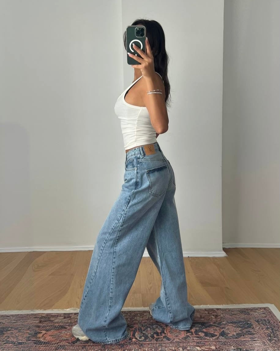 Baggy Wide-Leg Jeans | جينز بقصة باغي واسعة