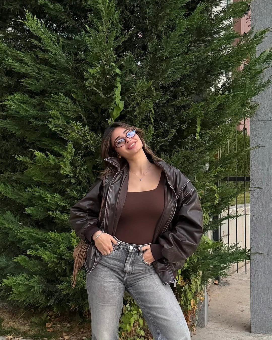 ‏Timeless Brown Leather Bomber Jacket | ‏جاكيت بومبر من الجلد باللون البني الكلاسيكي