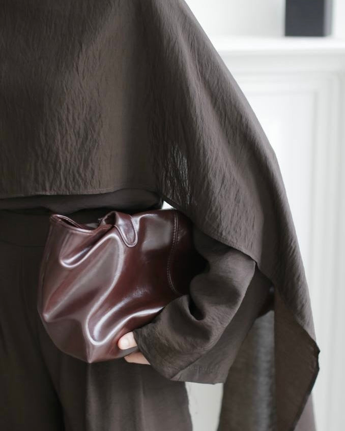 Dark Brown Asymmetrical Layered Cape Top & Wide-Leg Pant Set | طقم مكوّن من بلوزة كيب بطبقات وقصّة غير متماثلة