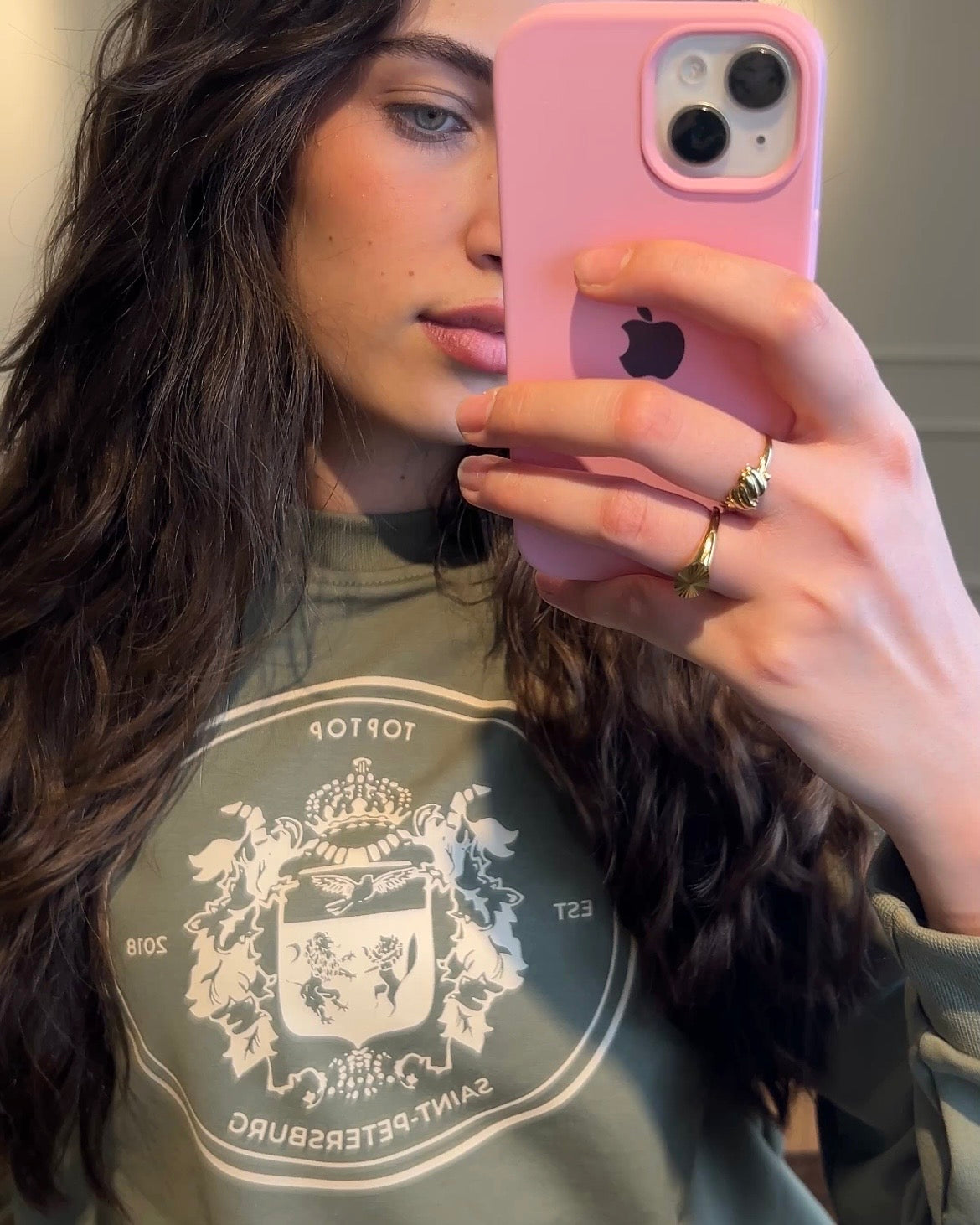 Oversized Olive Green Graphic Sweatshirt | سويت شيرت زيتوني أوفر سايز بطبعة جرافيك