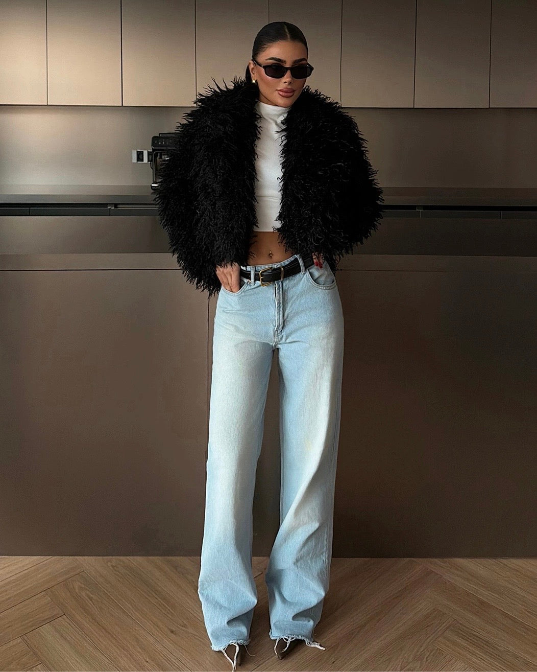 Black Shaggy Faux Fur Jacket with Oversized Fit | جاكيت فرو أسود بقصة أوفر سايز وفرو كثيف