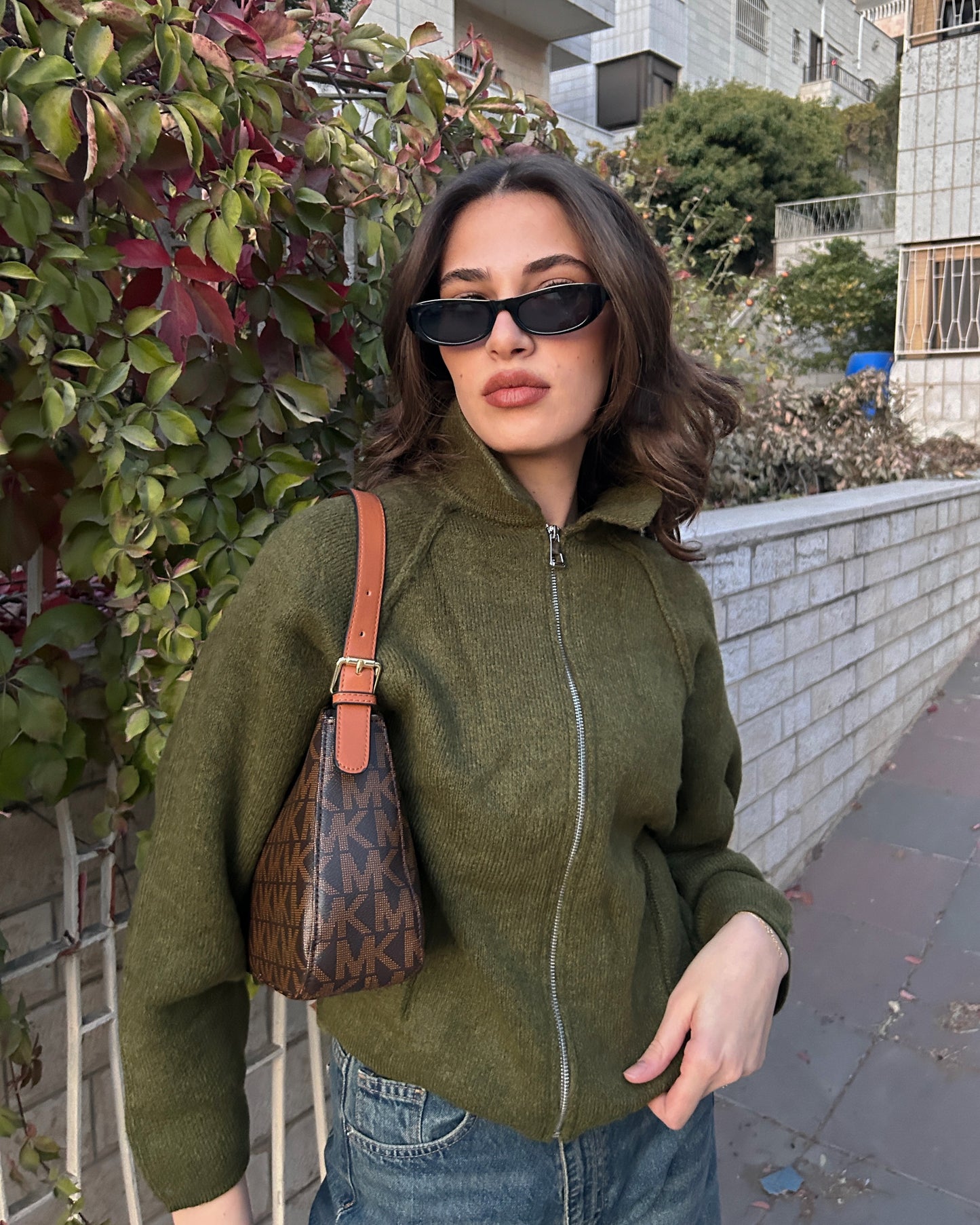 Olive Green Zip-Up Cozy Sweater | سويتر دافئة بسحّاب أمامي باللون الزيتوني