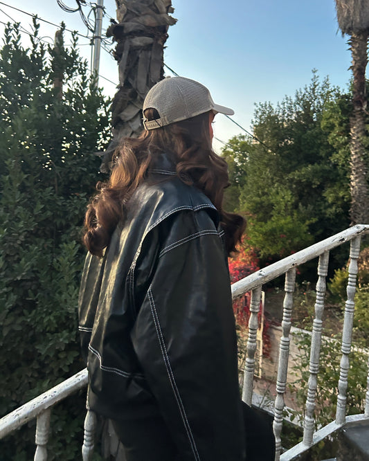 ‏Timeless Black Leather Bomber Jacket | ‏جاكيت بومبر من الجلد باللون الاسود الكلاسيكي