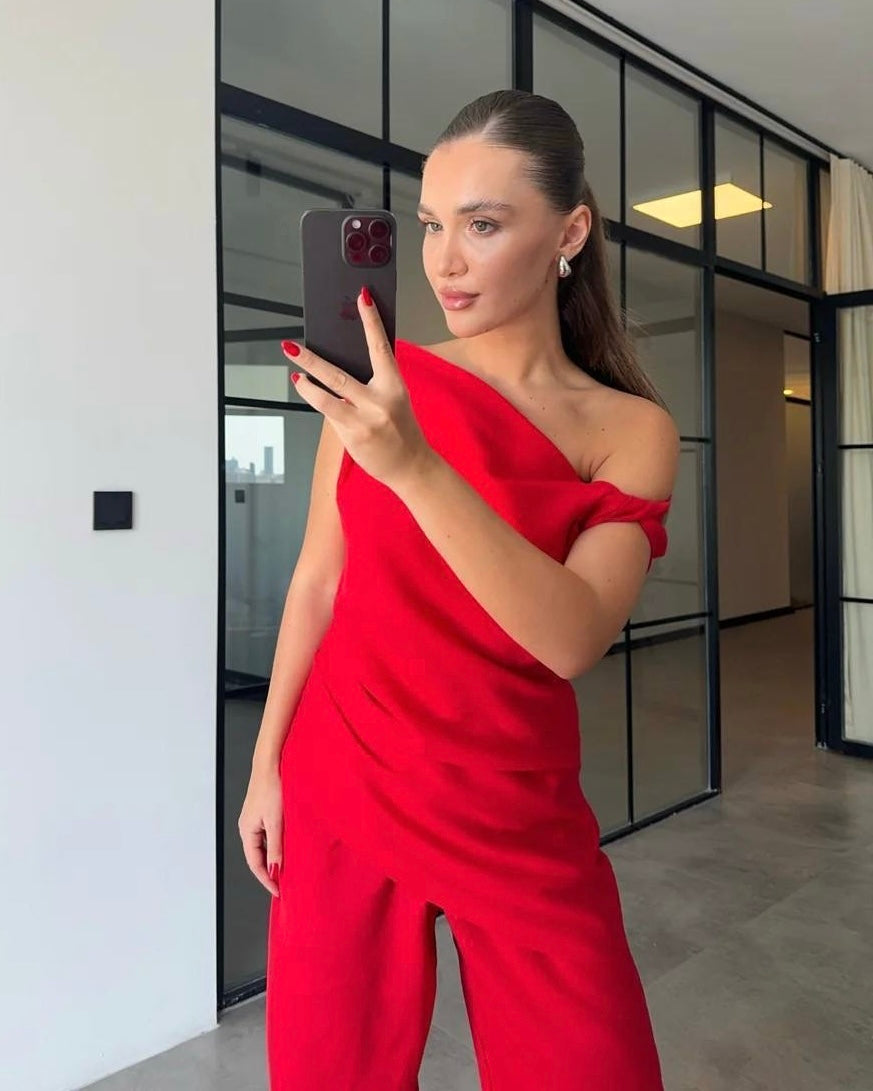 Red One Shoulder Draped Top and Wide Leg Pants Set | طقم احمر بكتف واحد مع توب ملفوف وبنطلون واسع