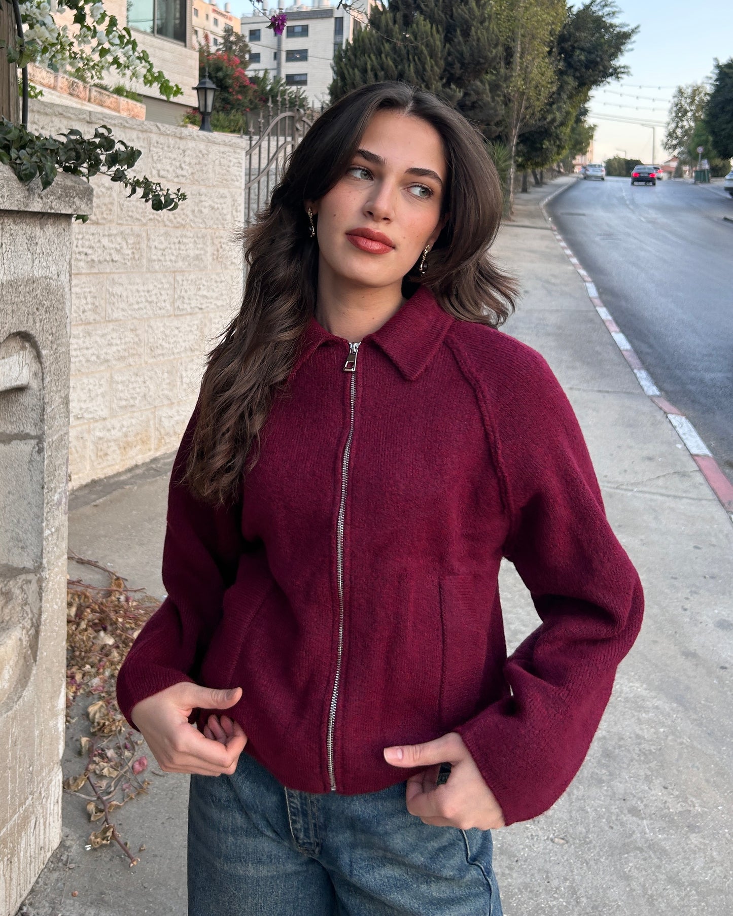 Burgundy Zip-Up Cozy Sweater | سويتر دافئة بسحّاب أمامي باللون الخمري