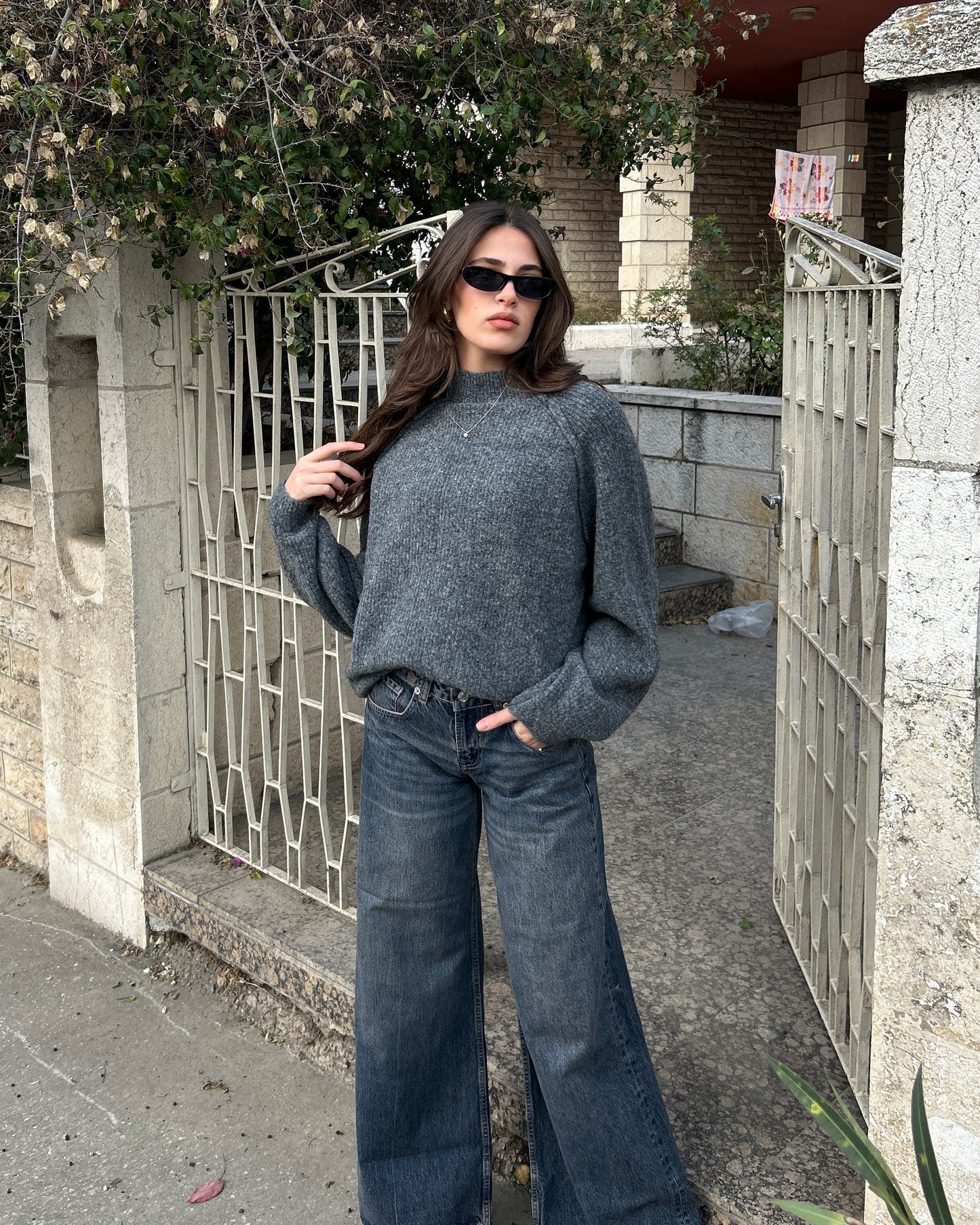 Charcoal Textured Knit Oversized Sweater | بلوزة شاركول محبوكة بنسيج مُحكم وقَصّة واسعة