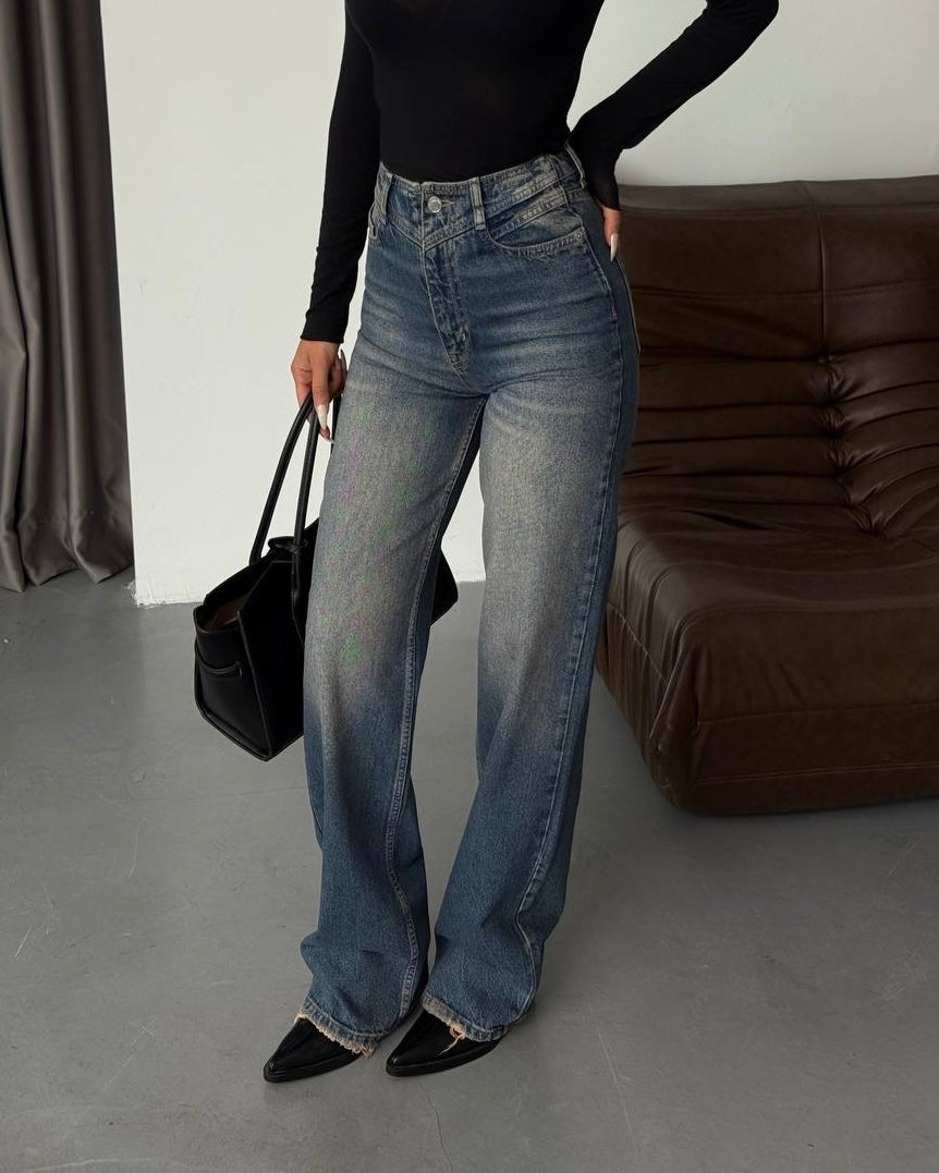 ‏High-Rise Blue Tint Denim Jeans | جينز بخصر عالٍ