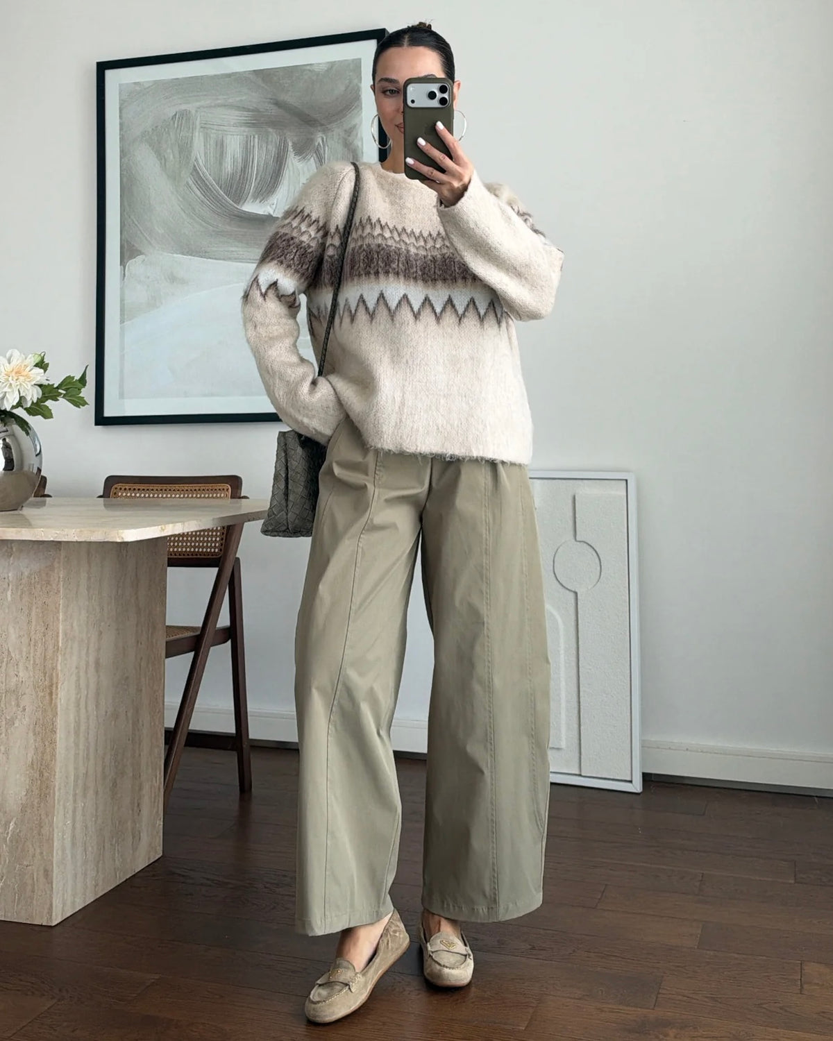 Cream Fuzzy Knit Sweater with Brown Geometric Pattern & Long Sleeves | بلوزة محبوكة كريمية ناعمة بنقشة هندسية وأكمام طويلة