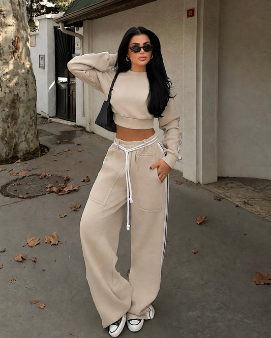 Beige Two-Piece Tracksuit Set with Wide-Leg Joggers | طقم بيج ببنطلون واسع ورباط خصر وجيوب أمامية