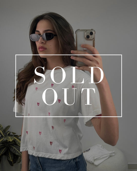 Heart T-shirt | تيشيرت بقلوب