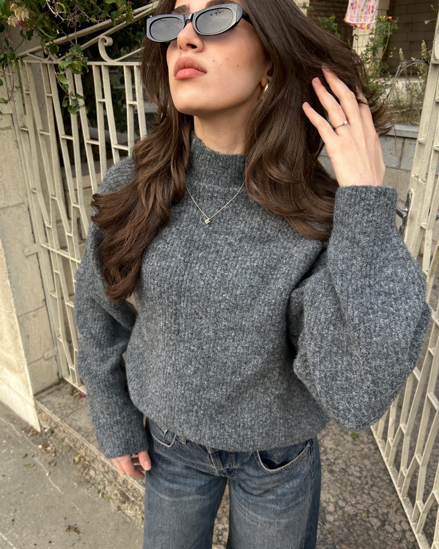 Charcoal Textured Knit Oversized Sweater | بلوزة شاركول محبوكة بنسيج مُحكم وقَصّة واسعة