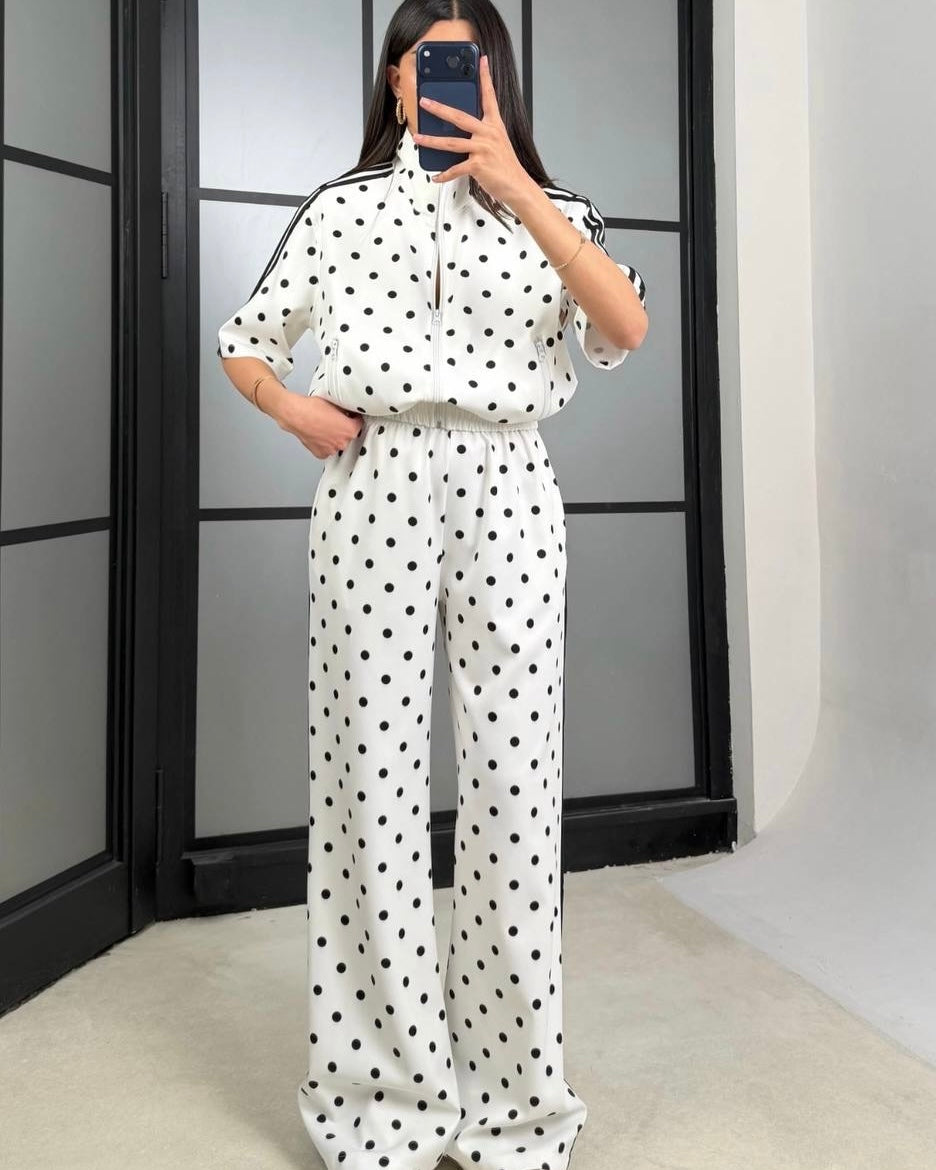 White polka dot tracksuit|    طقم رياضي أبيض منقط