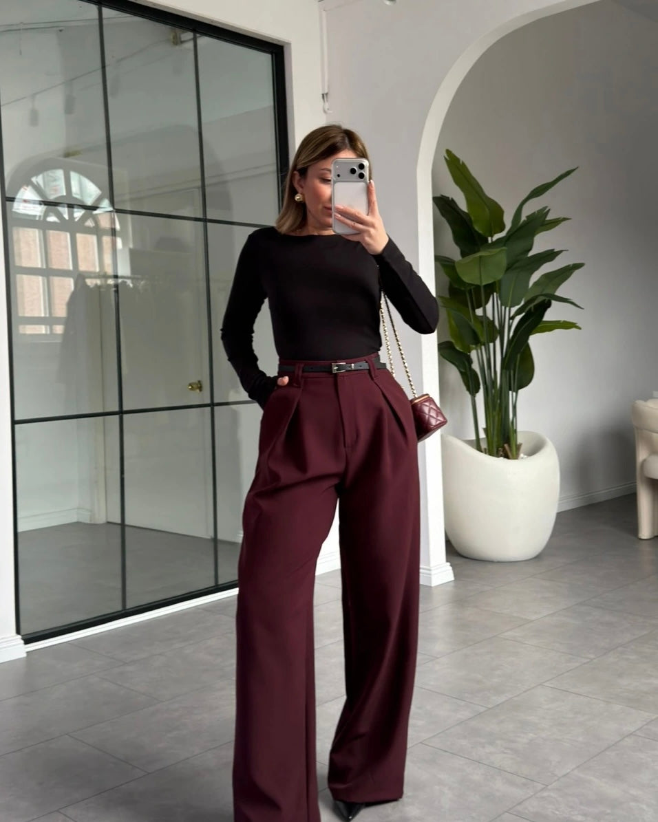 Maroon High Waisted Wide-Leg Trousers with Front Pleats & Slim Belt | بنطلون عالي الخصر مع ثنيات أمامية وحزام رفيع باللون الخمري