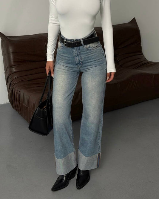 Light Wash Cuffed Denim Jeans | جينز فاتح مطوي من الأسفل