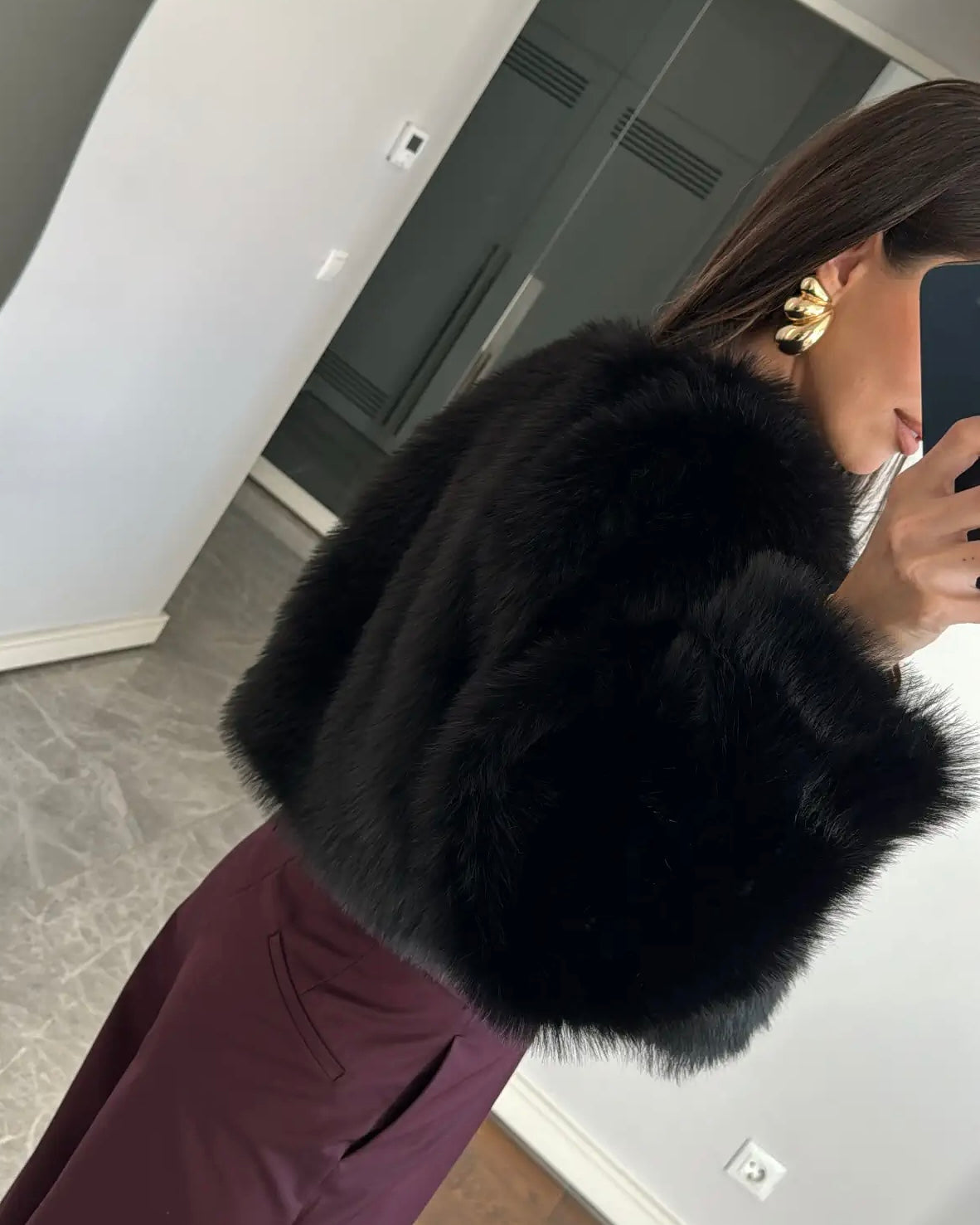 Black Faux Fur Cropped Jacket | جاكيت فرو قصير باللون الاسود