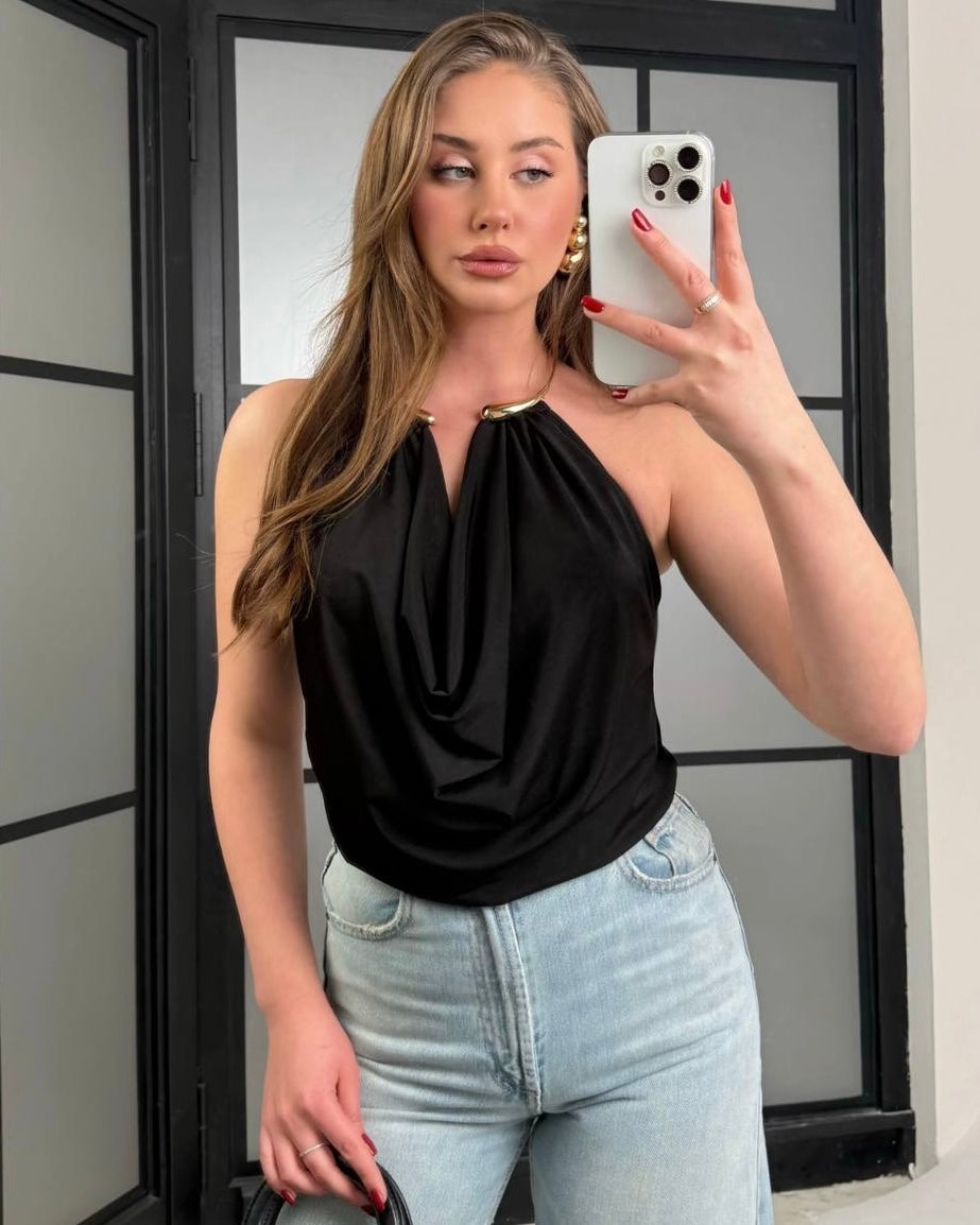 Black Draped Halter Top| بلوزة هالتر بفتحة صدر باللون الأسود