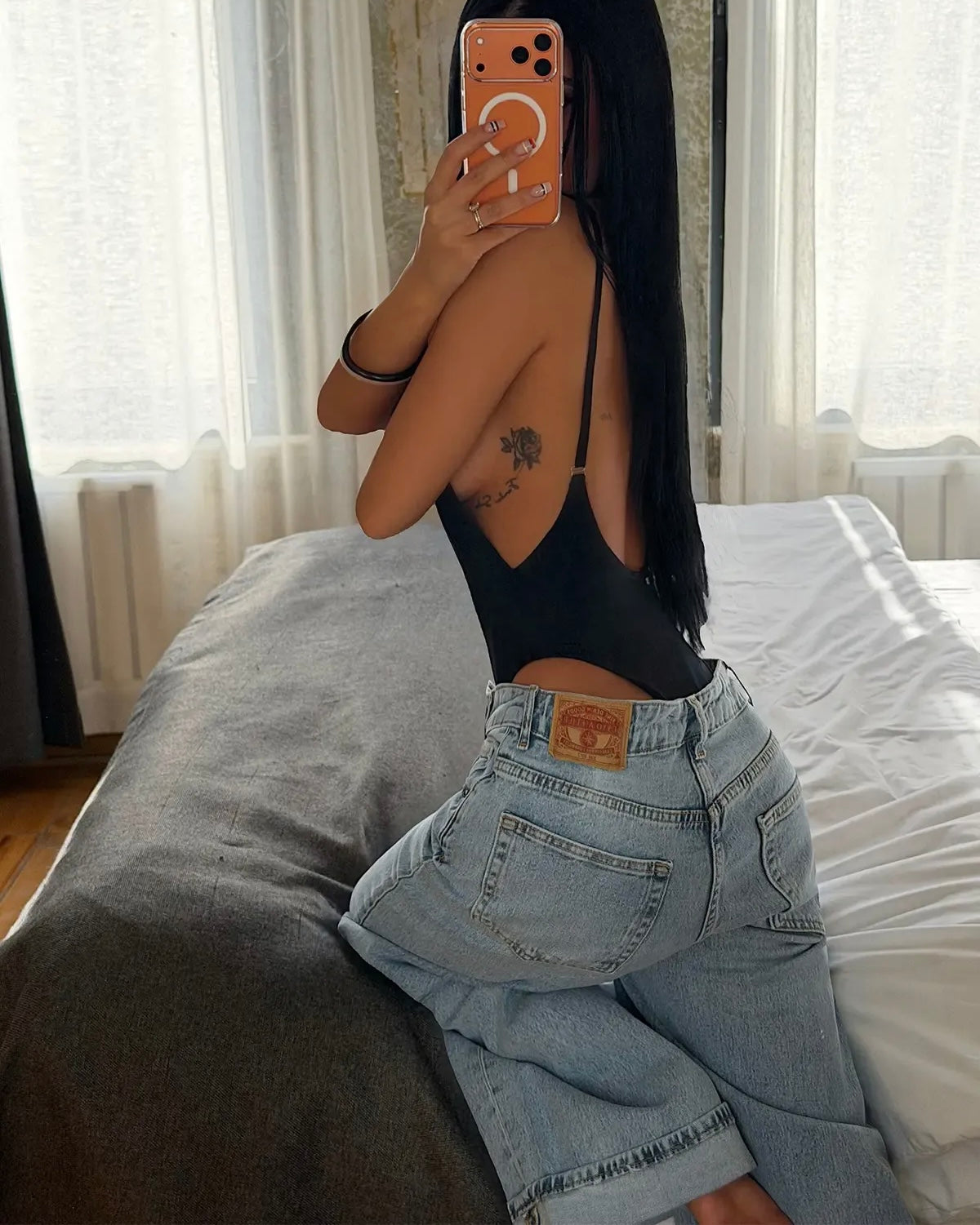 High-Waist Wide-Leg Denim Jeans | جينز ڤينتج خصر عالي لون فاتح