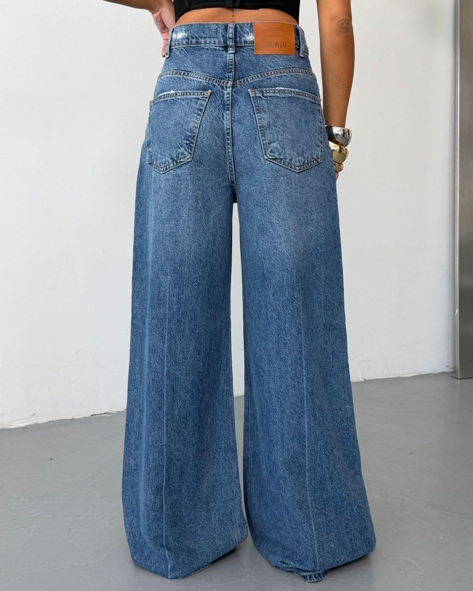 High Waist Wide-Leg Denim Jeans with Ripped Details | جينز بخصر عالي وقصة واسعة مع تفاصيل ممزقة خفيفة