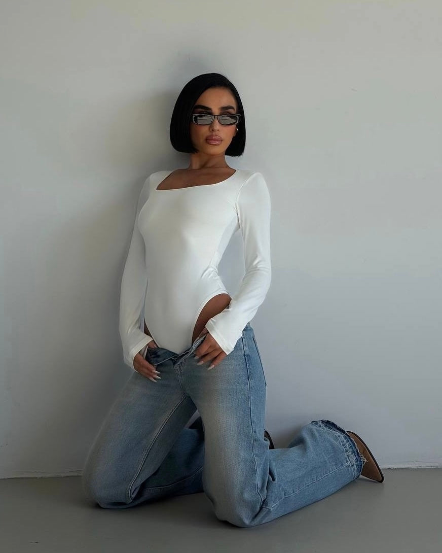 White Long Sleeve Square Neck Bodysuit | بودي سوت أبيض بأكمام طويلة